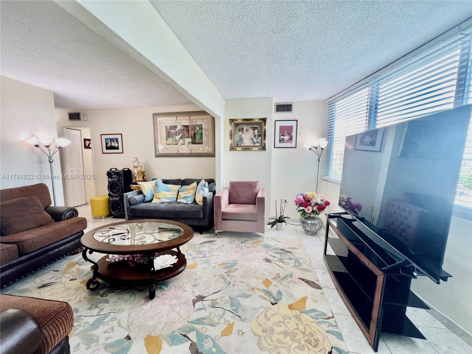 A11784822 — Miami Beach — 19