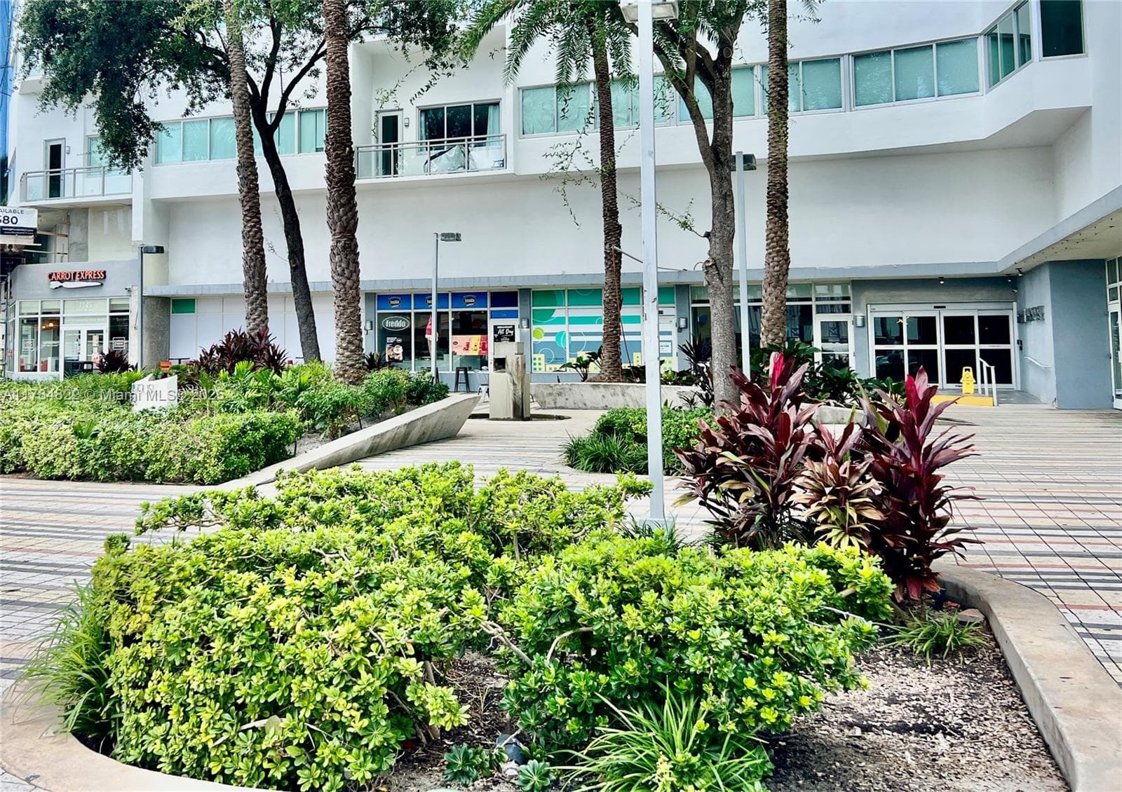 A11784822 — Miami Beach — 4