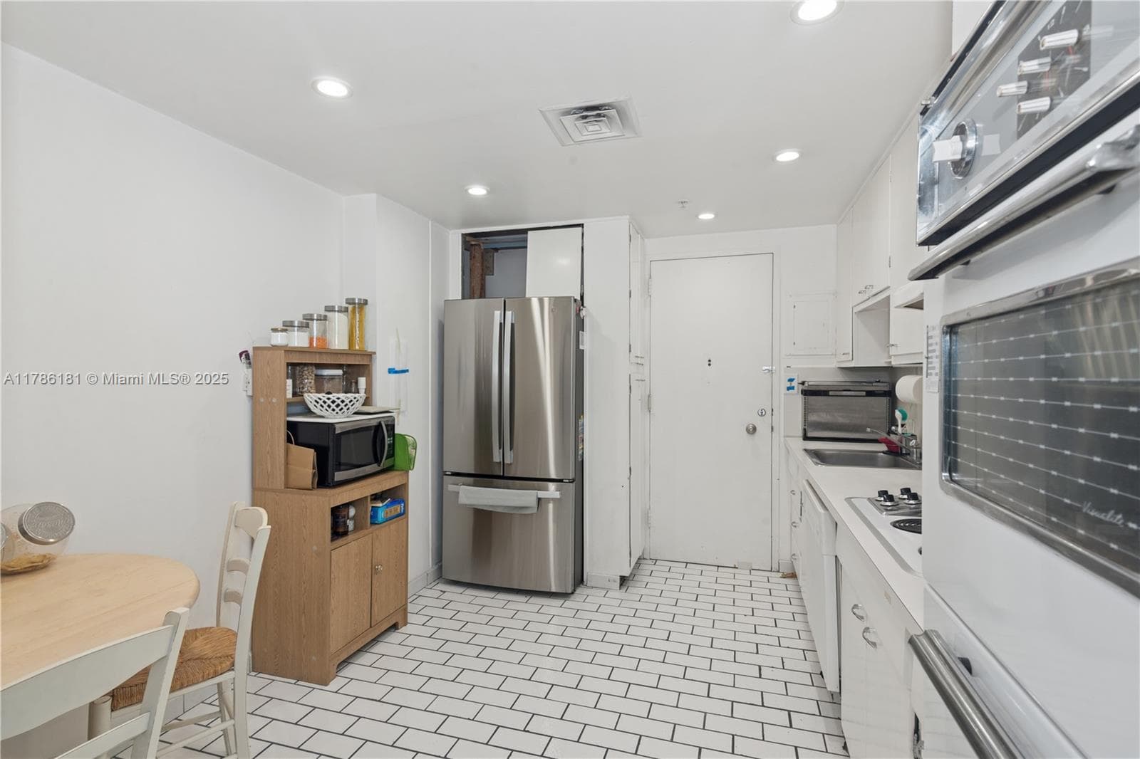 A11786181 — Miami Beach — 6