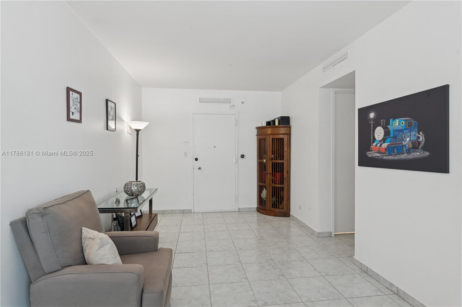 A11786181 — Miami Beach — 7