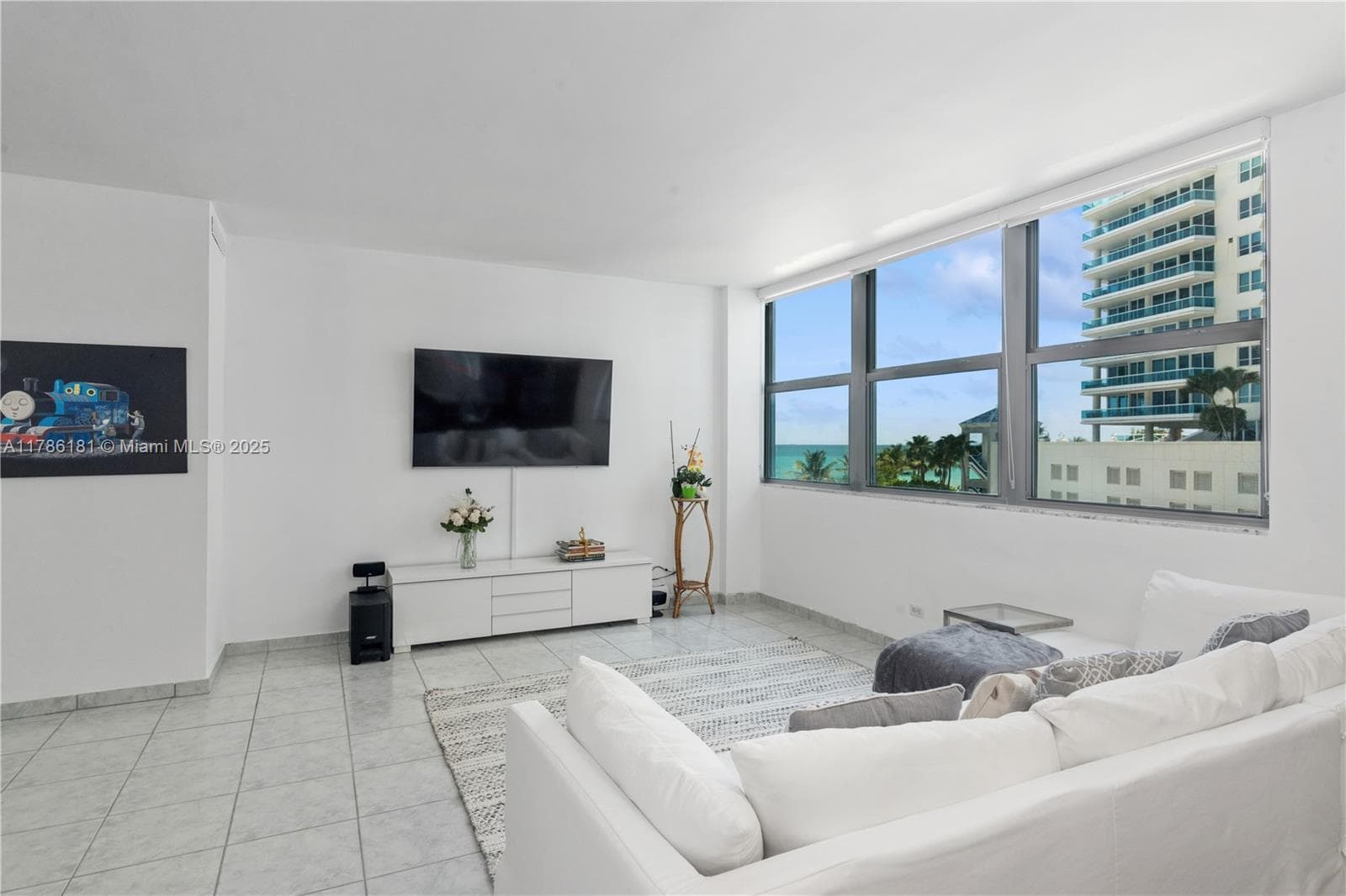A11786181 — Miami Beach — 3
