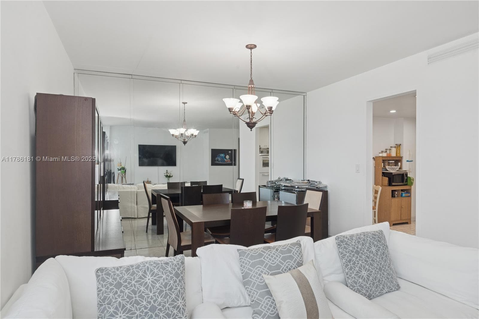 A11786181 — Miami Beach — 5