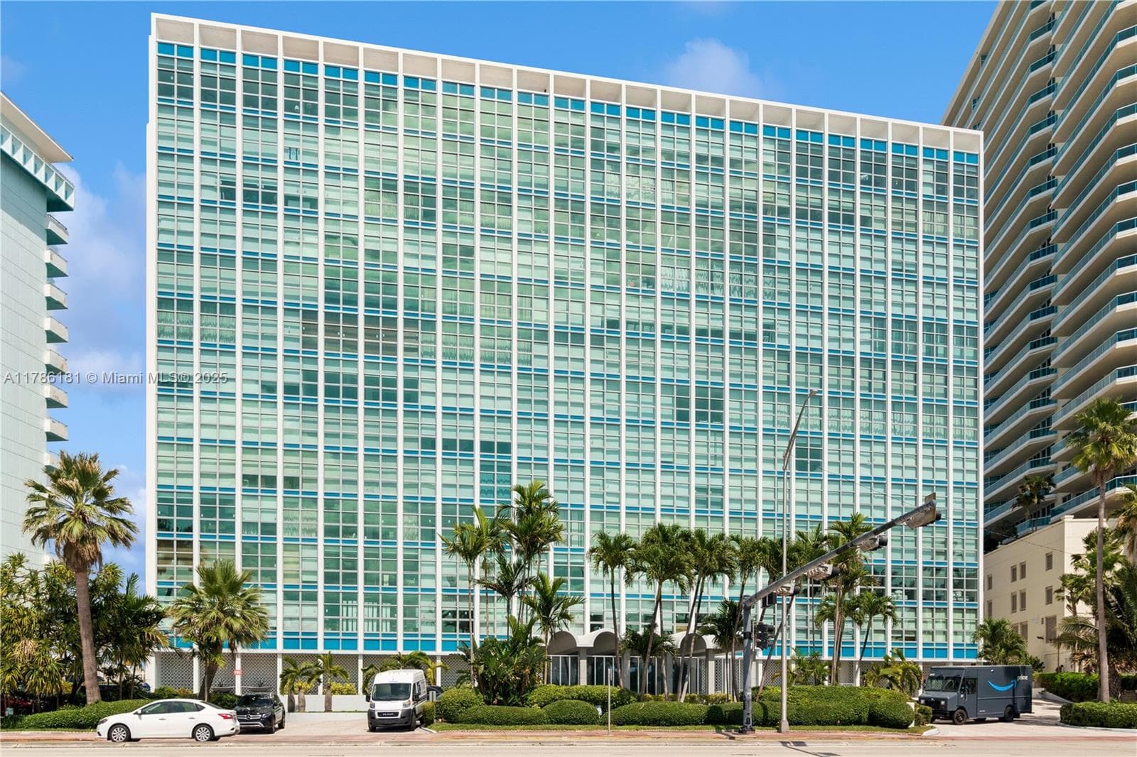 A11786181 — Miami Beach — 24