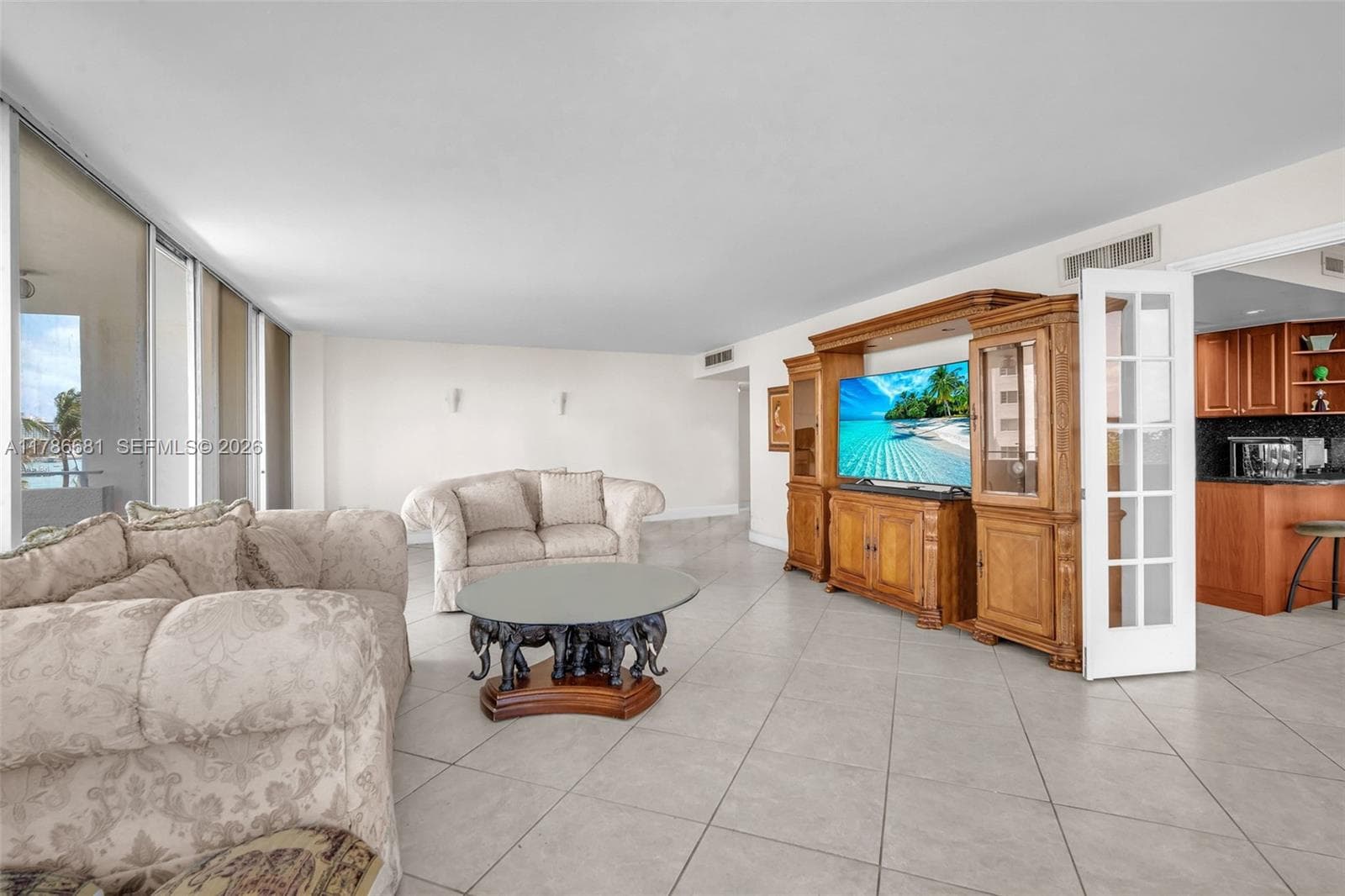 A11786681 — Miami Beach — 2
