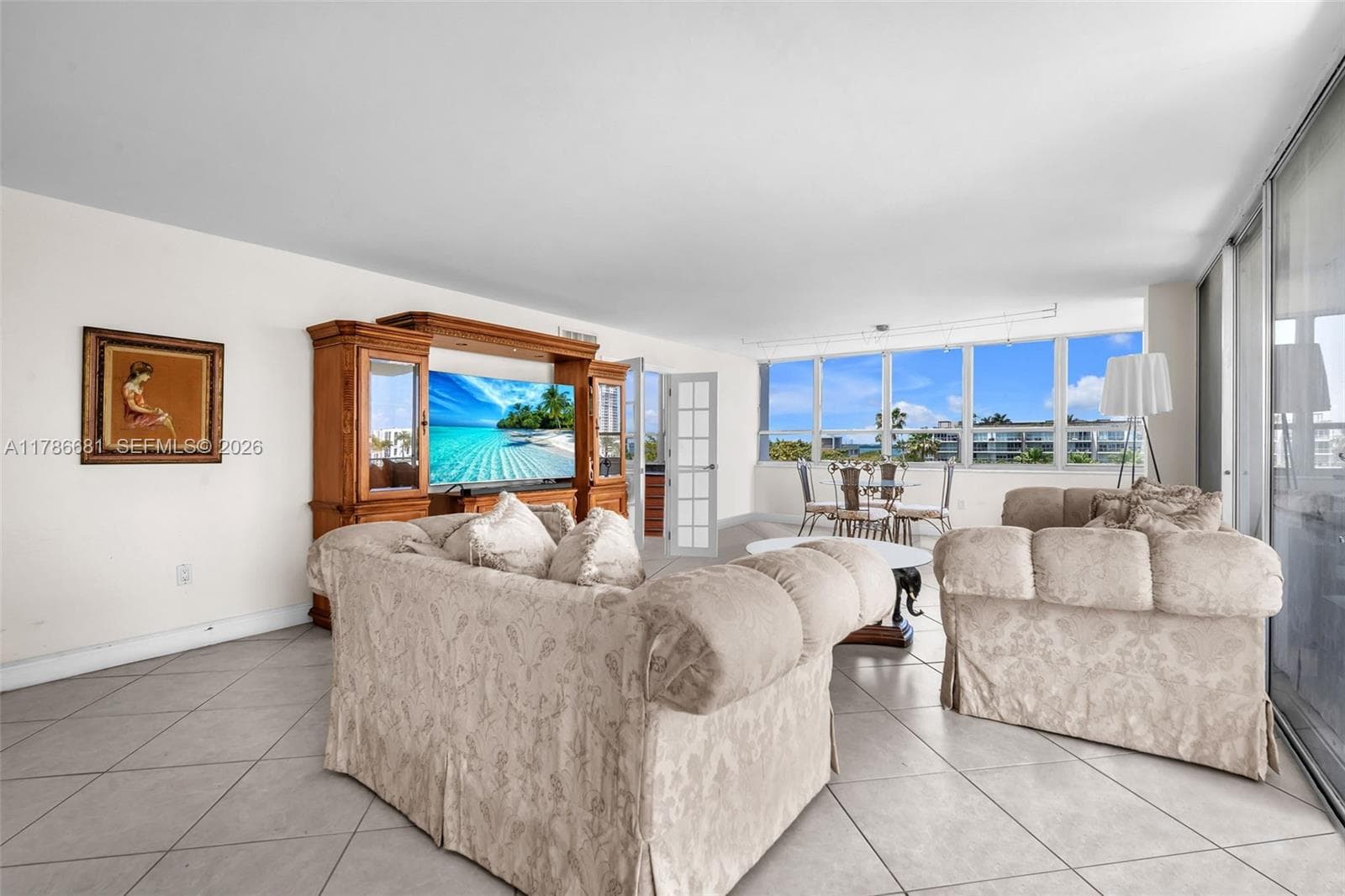 A11786681 — Miami Beach — 3