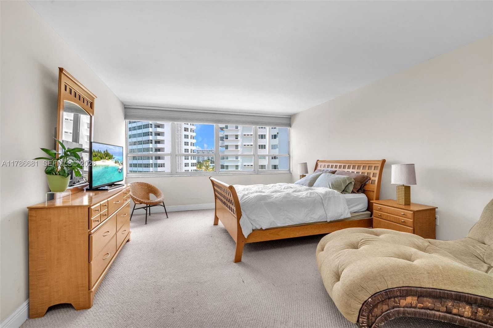 A11786681 — Miami Beach — 10