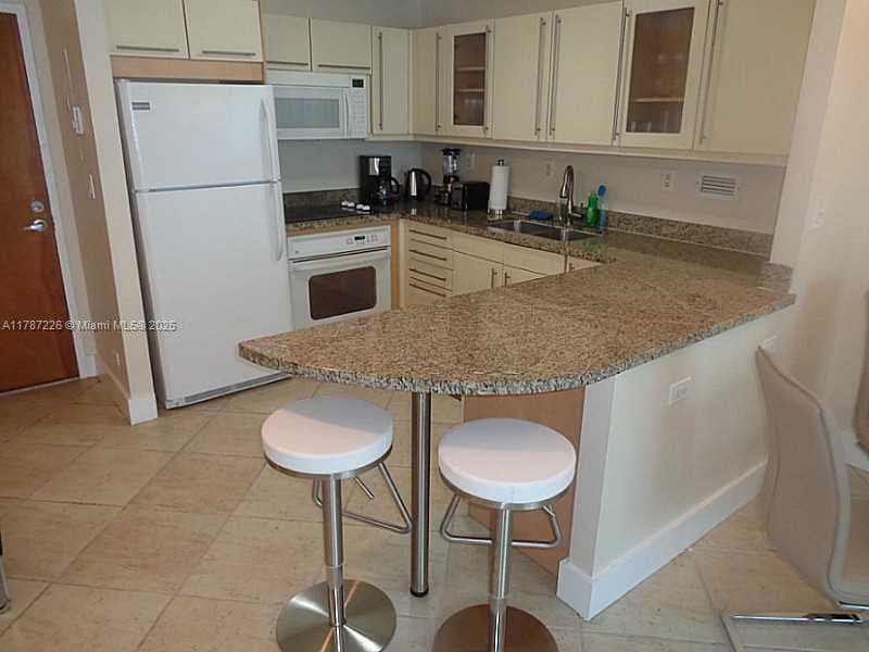 A11787226 — Miami Beach — 16
