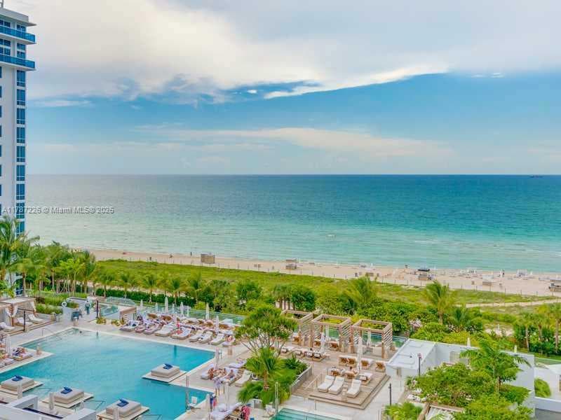 A11787226 — Miami Beach