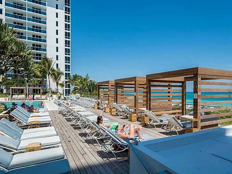 A11787226 — Miami Beach — 33