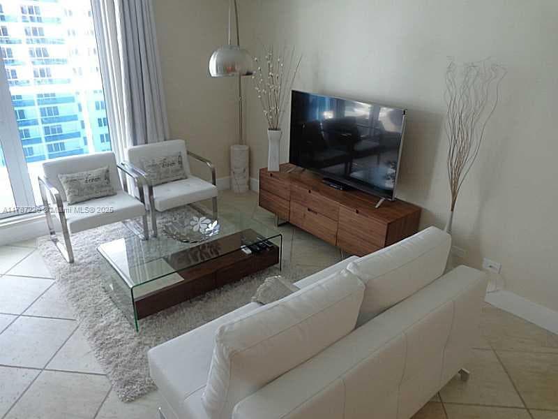 A11787226 — Miami Beach — 8