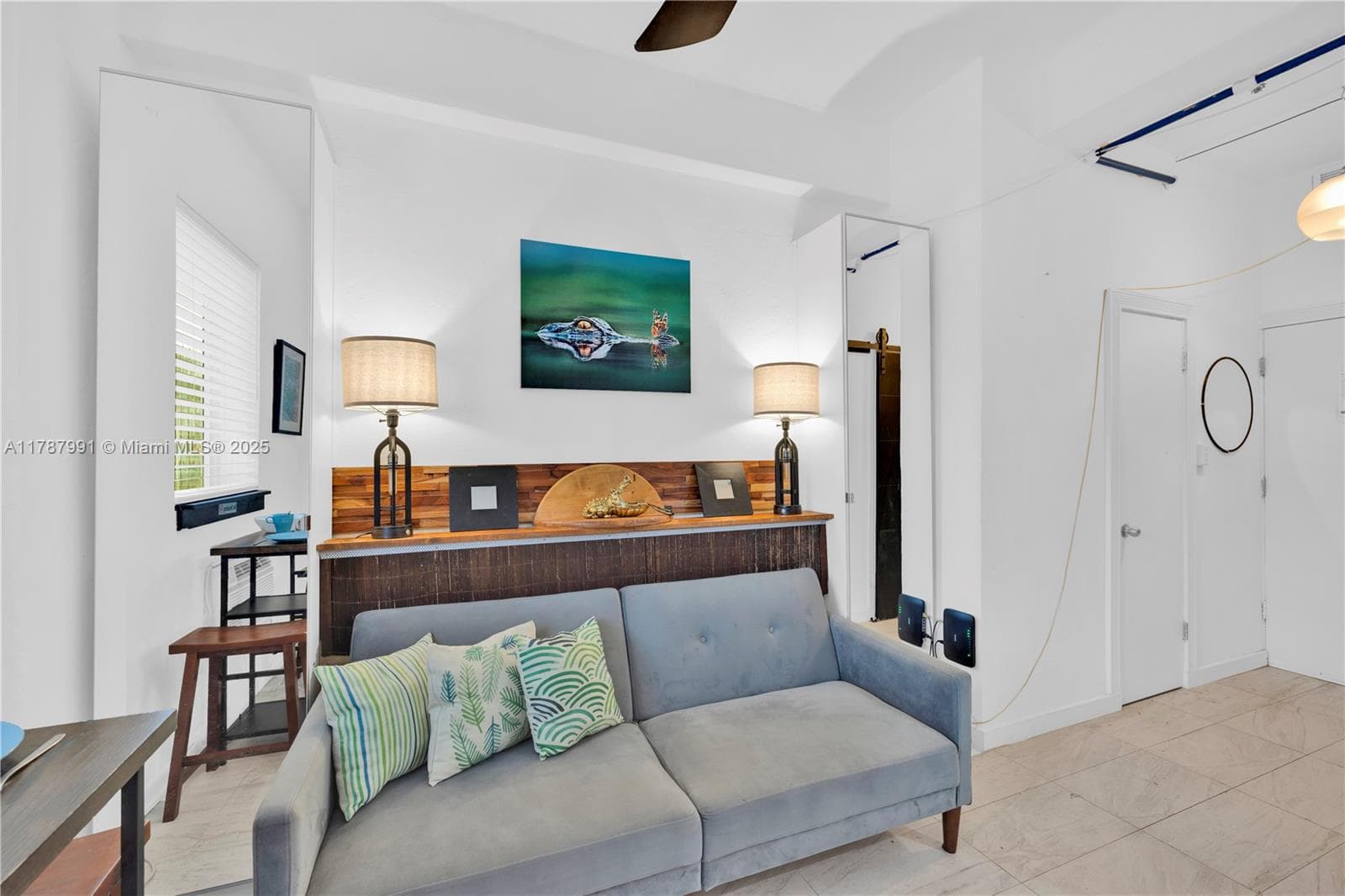 A11787991 — Miami Beach — 2