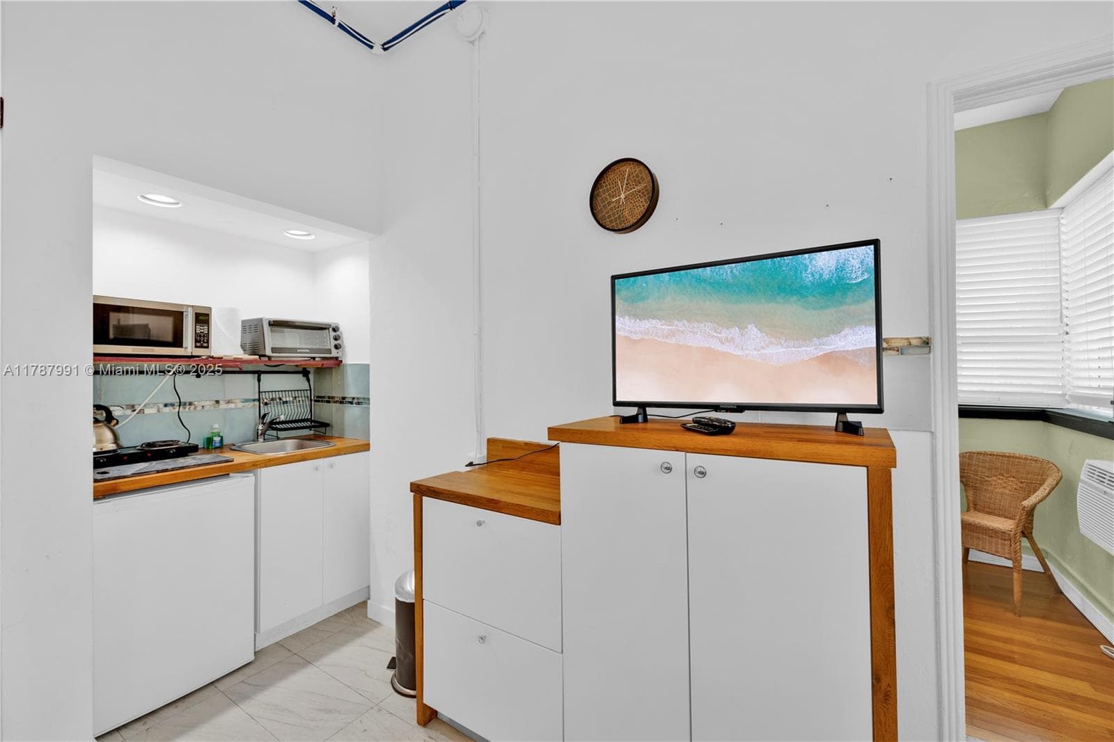 A11787991 — Miami Beach — 3