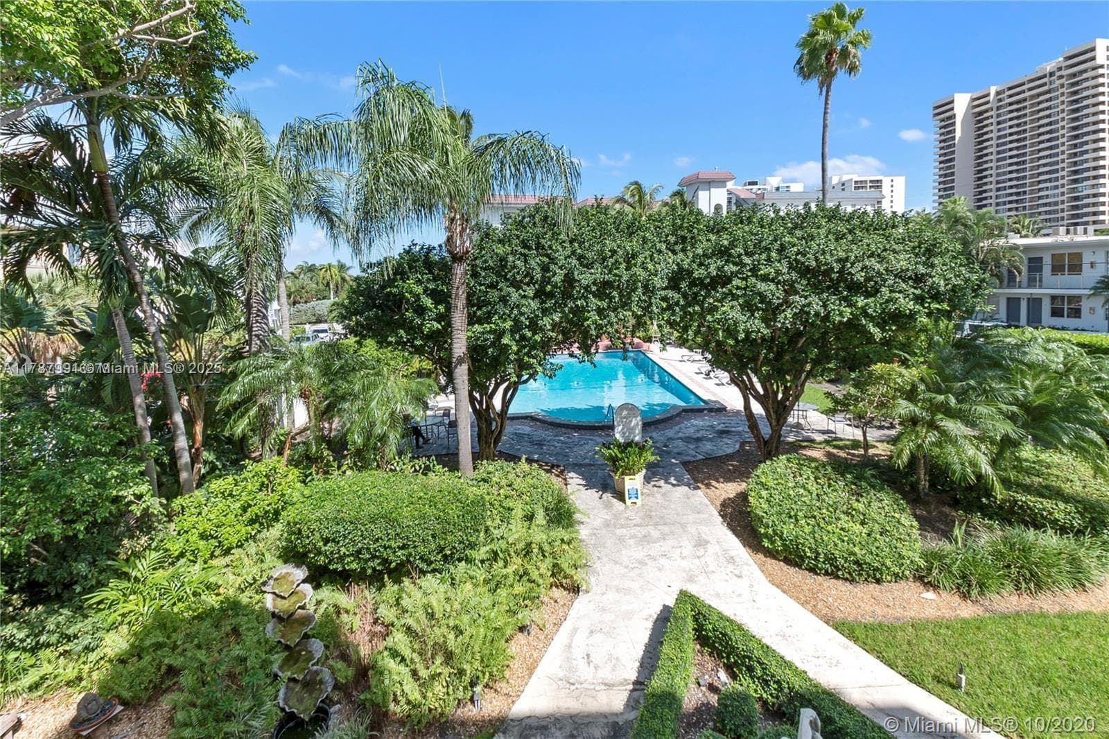 A11787991 — Miami Beach — 14