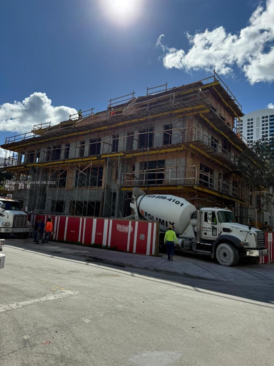 A11789038 — Miami Beach — 2