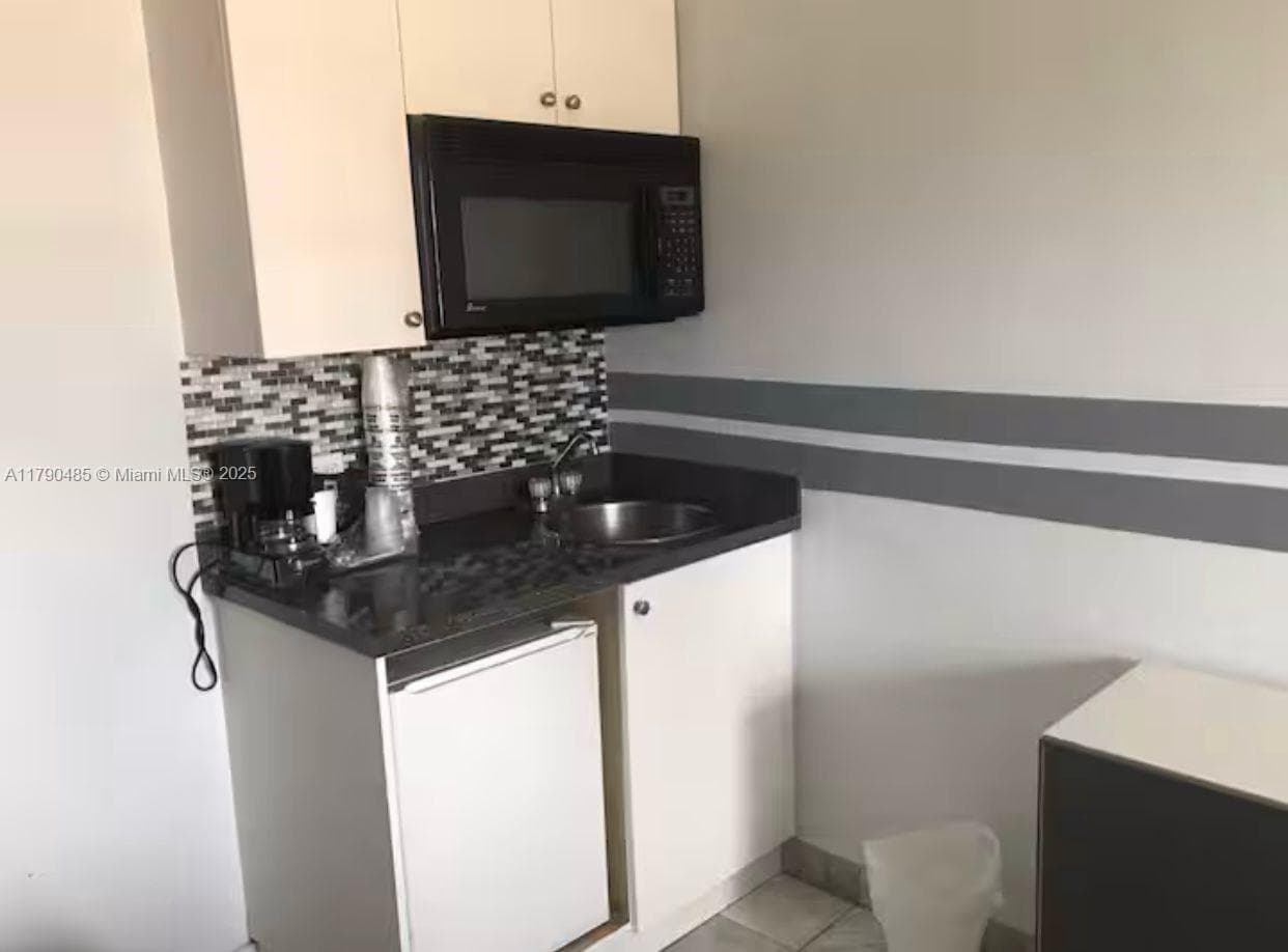 A11790485 — Miami Beach — 6