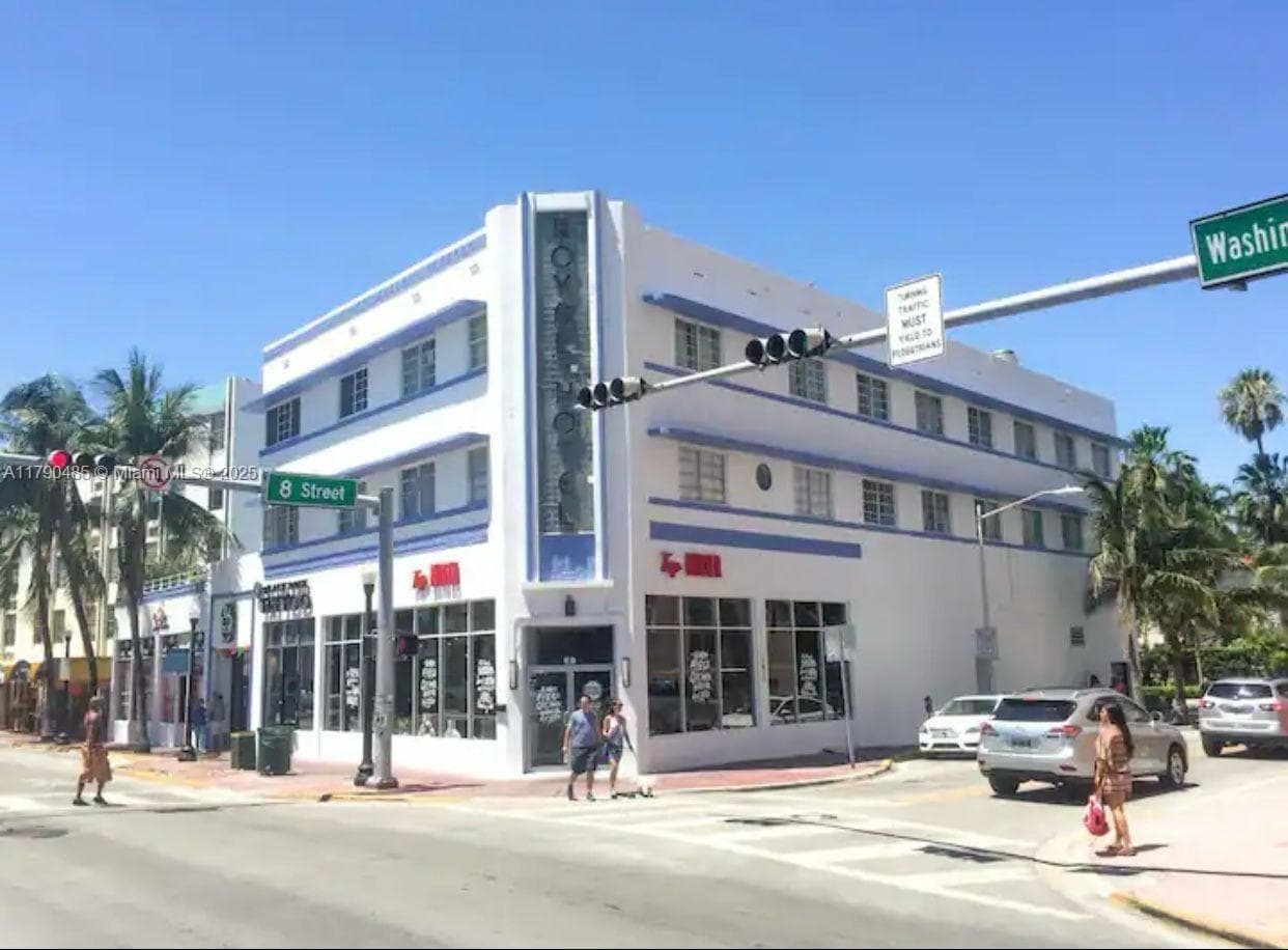A11790485 — Miami Beach