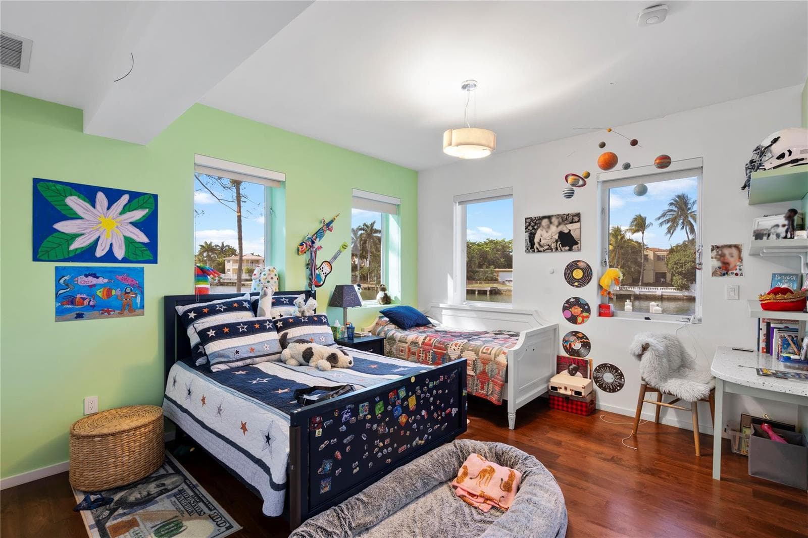 F10499919 — Miami Beach — 53