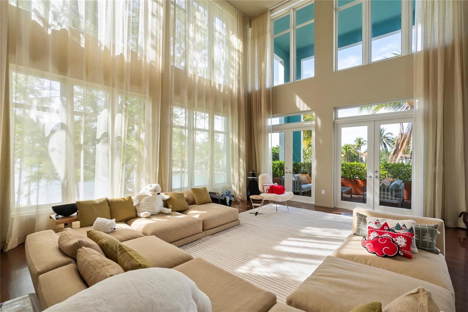 F10499919 — Miami Beach — 7