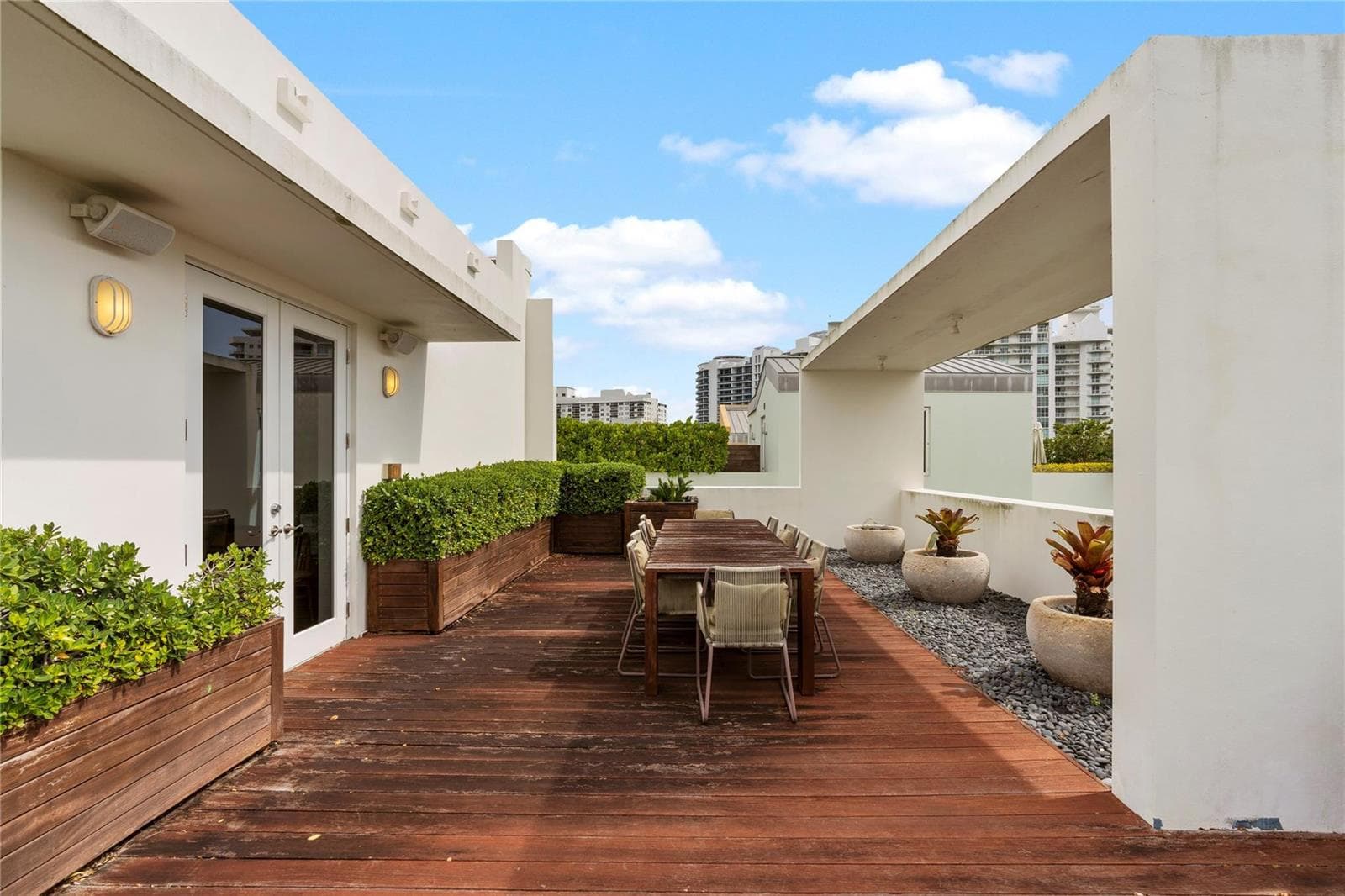 F10499919 — Miami Beach — 67
