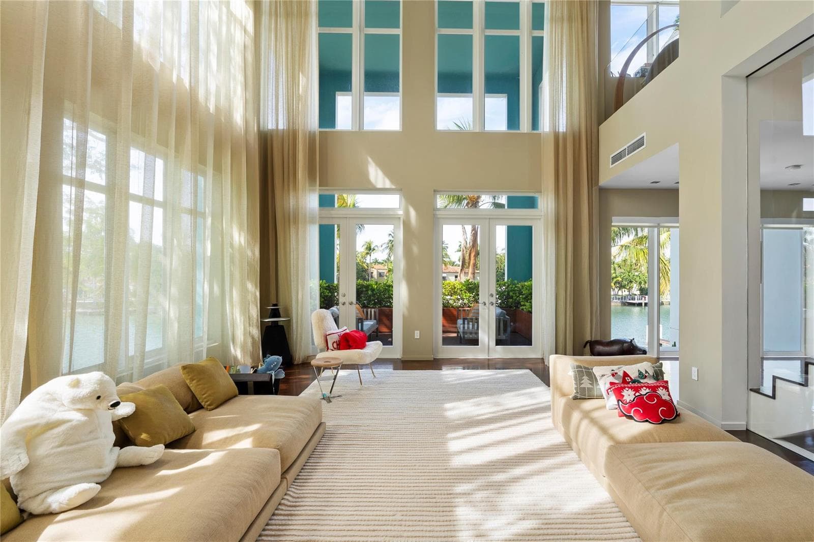 F10499919 — Miami Beach — 9
