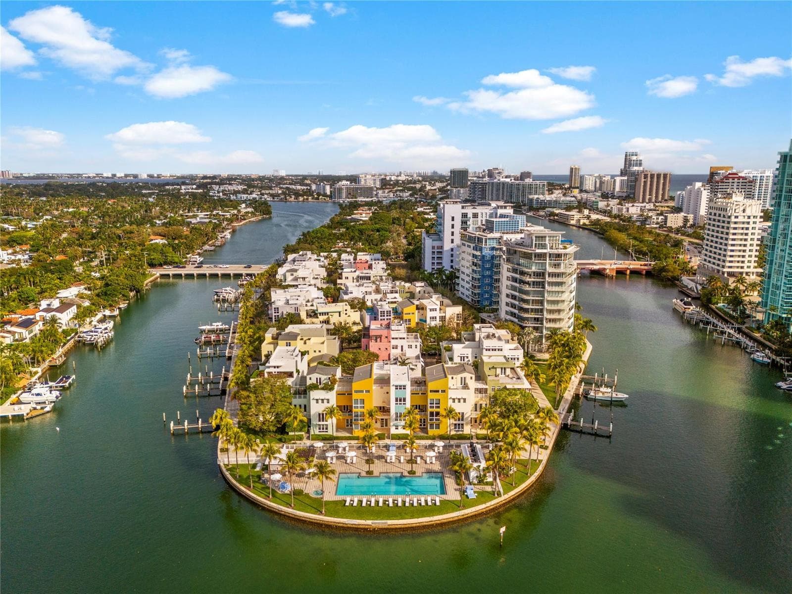 F10499919 — Miami Beach — 79