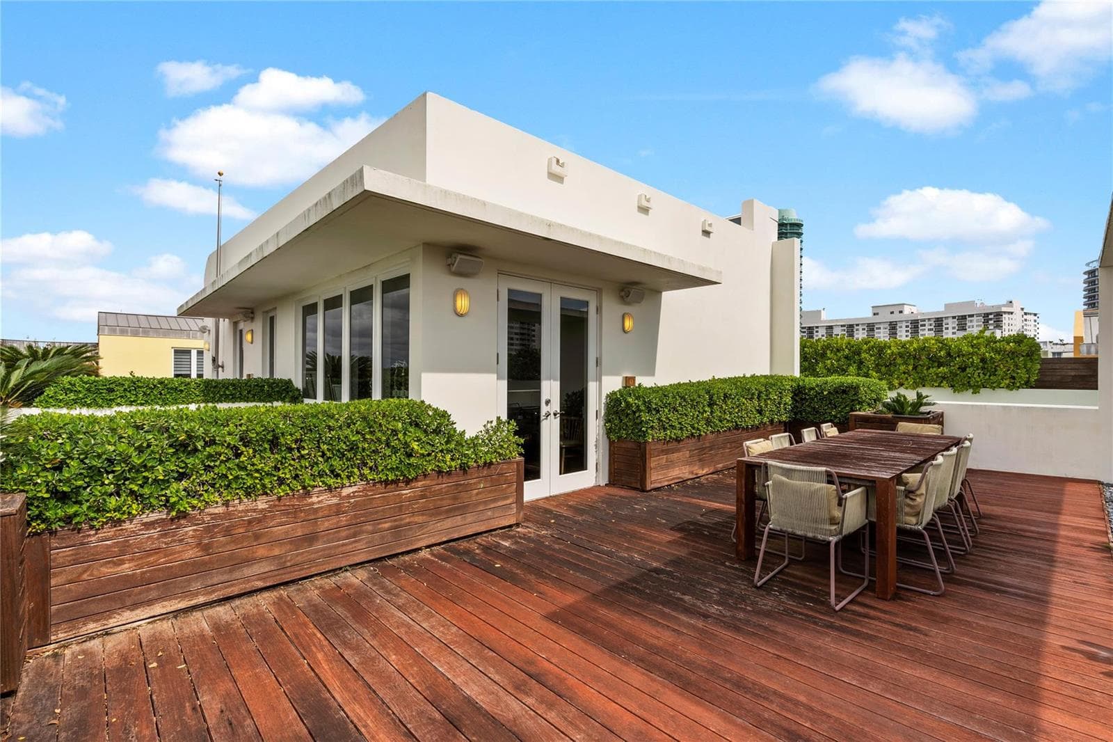 F10499919 — Miami Beach — 69
