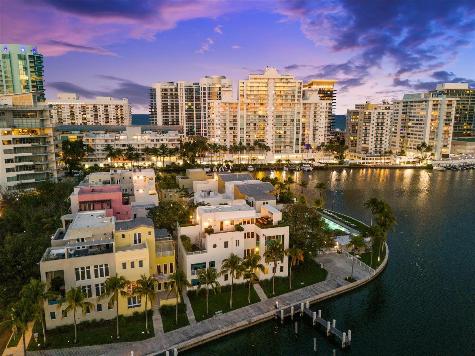 F10499919 — Miami Beach — 86