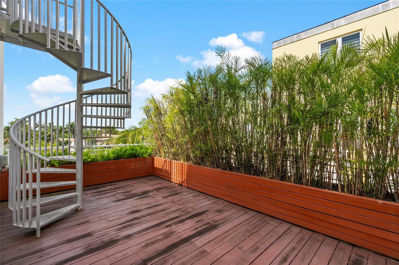 F10499919 — Miami Beach — 41