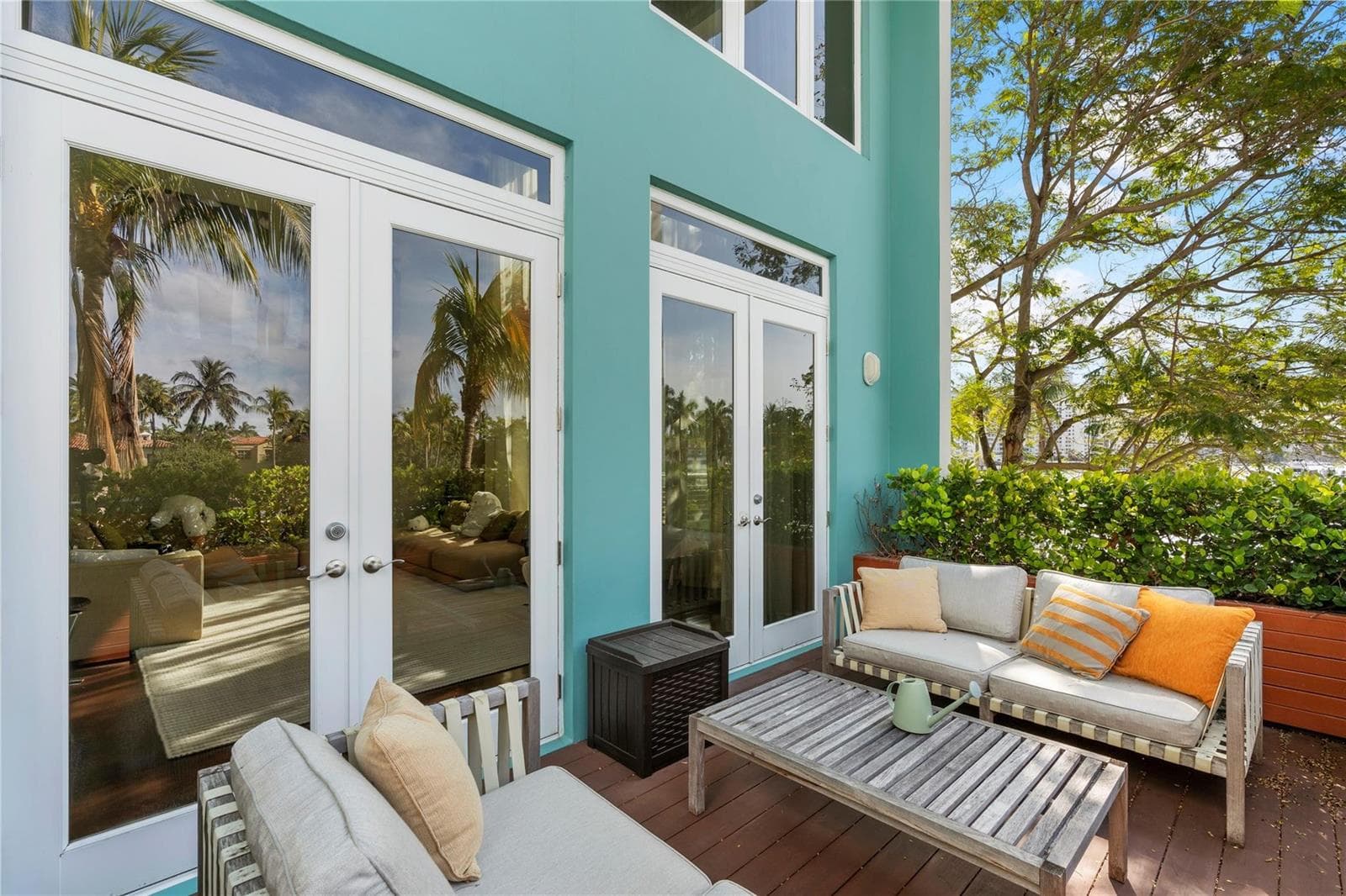 F10499919 — Miami Beach — 11