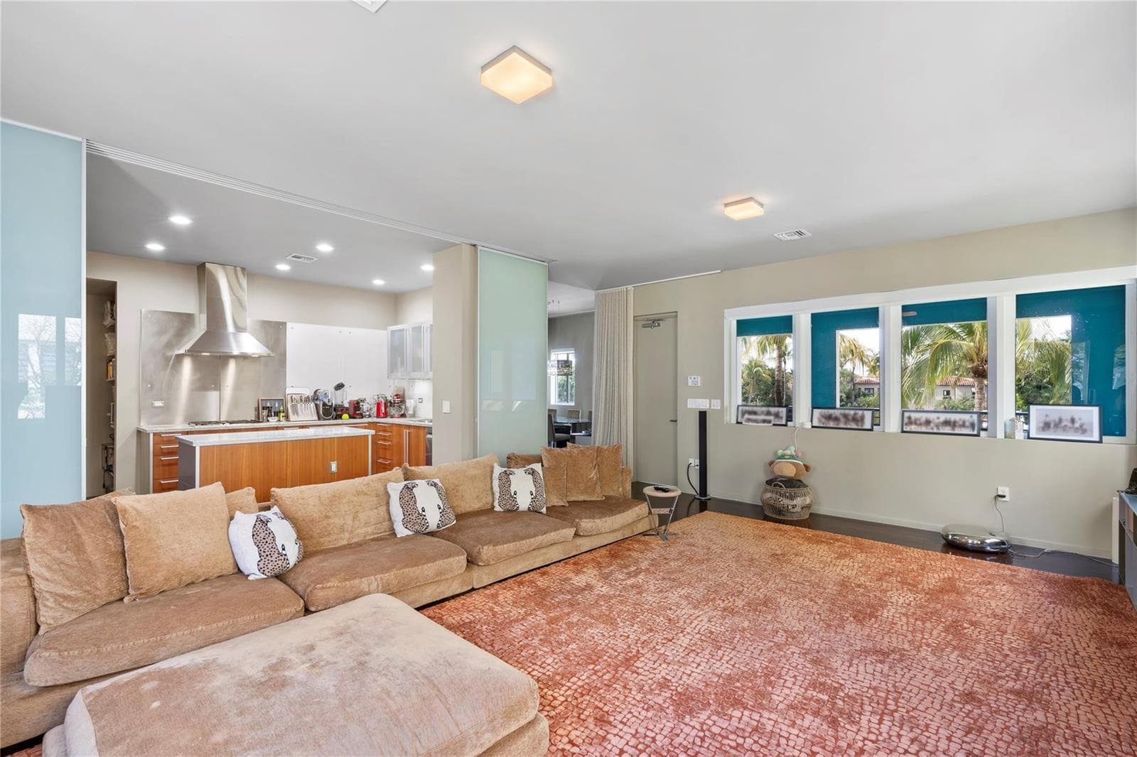 F10499919 — Miami Beach — 19