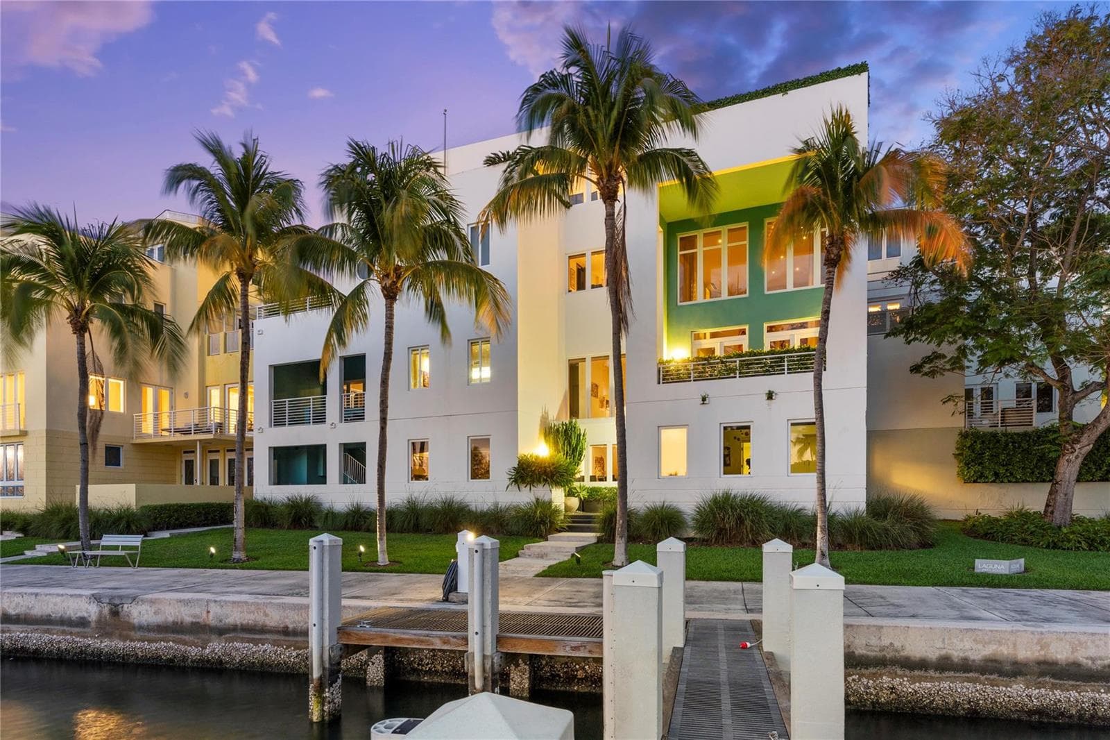 F10499919 — Miami Beach — 87