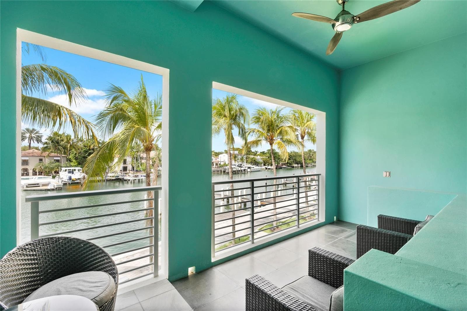 F10499919 — Miami Beach — 25