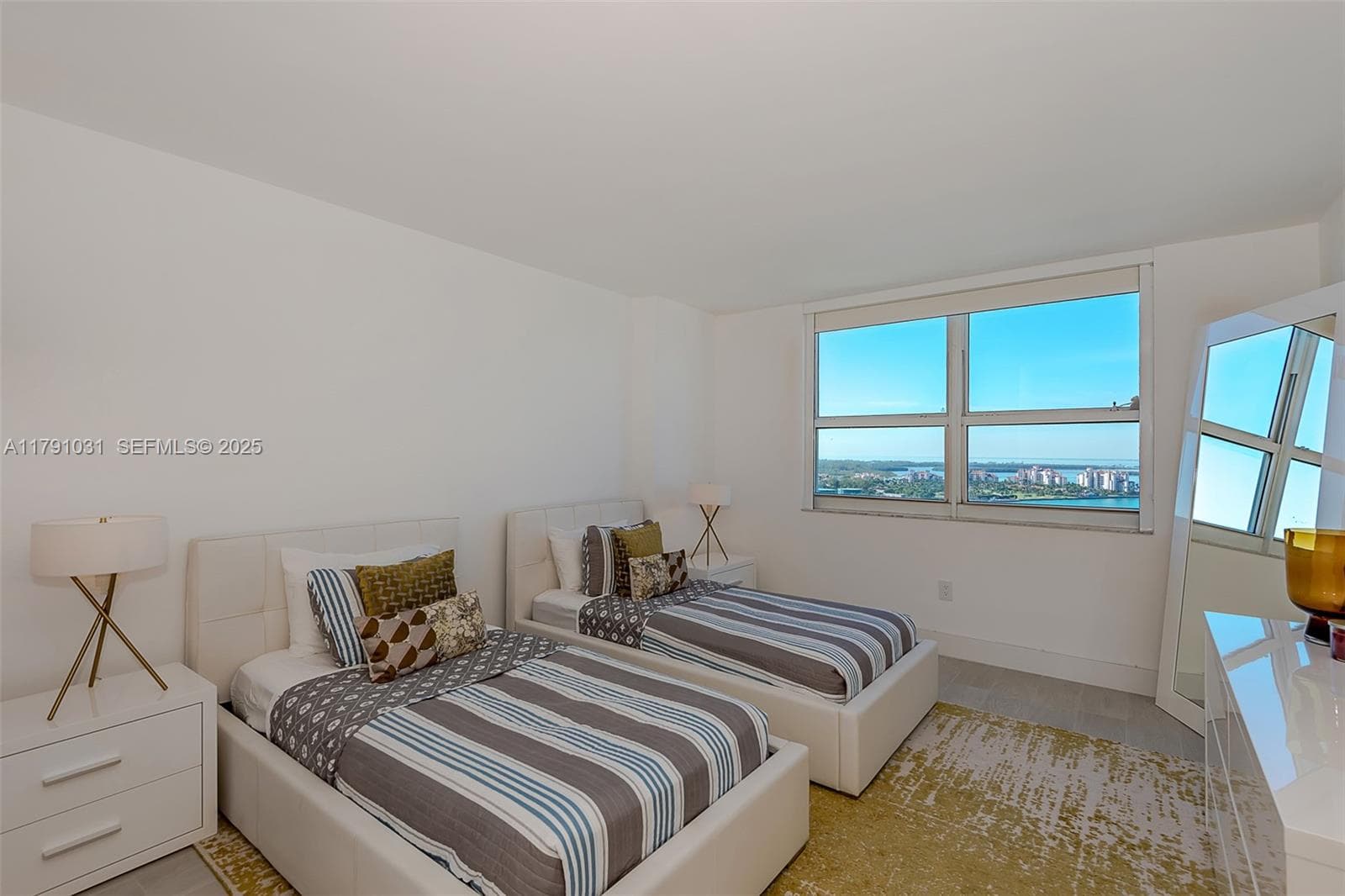 A11791031 — Miami Beach — 17
