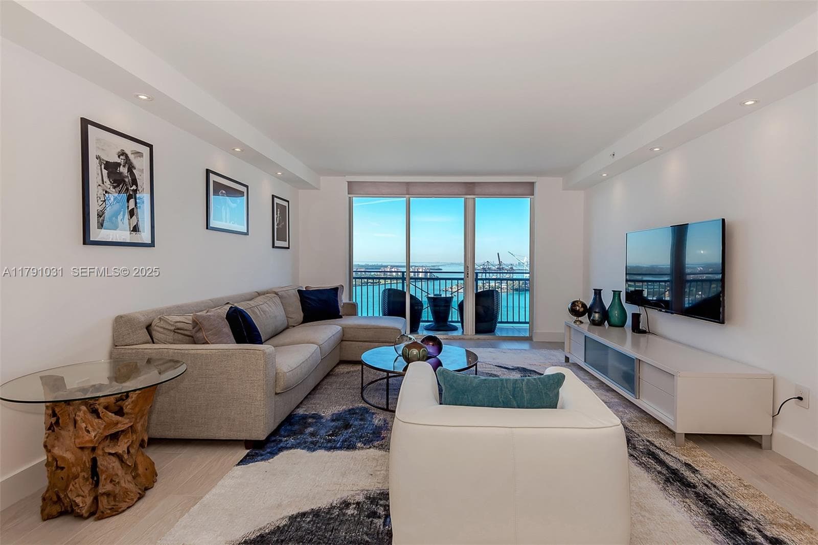 A11791031 — Miami Beach