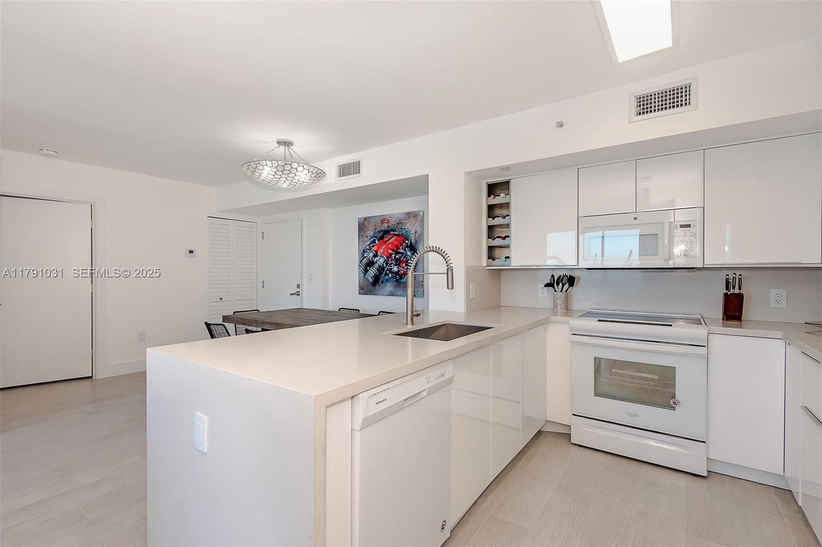 A11791031 — Miami Beach — 10