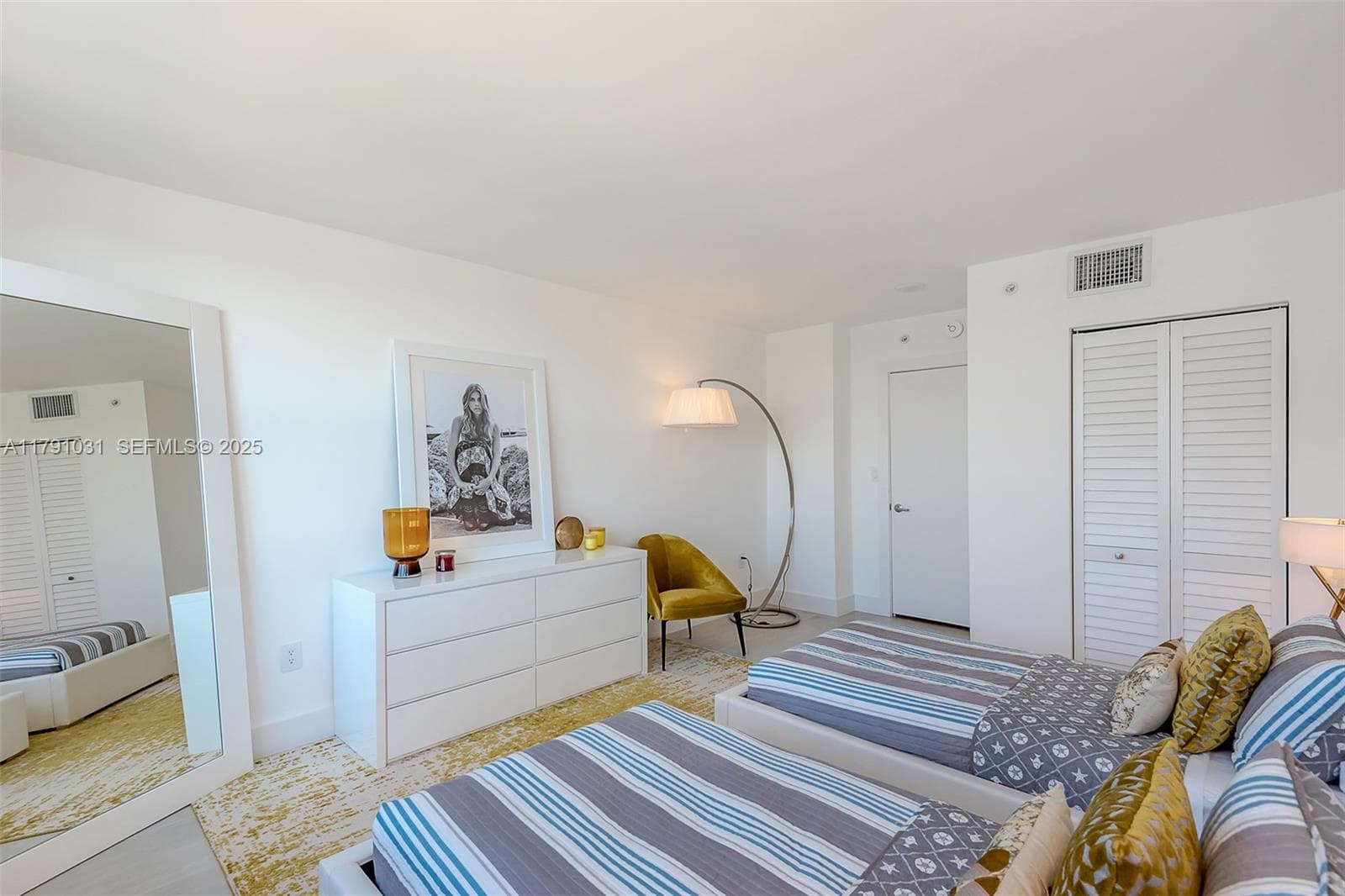 A11791031 — Miami Beach — 19