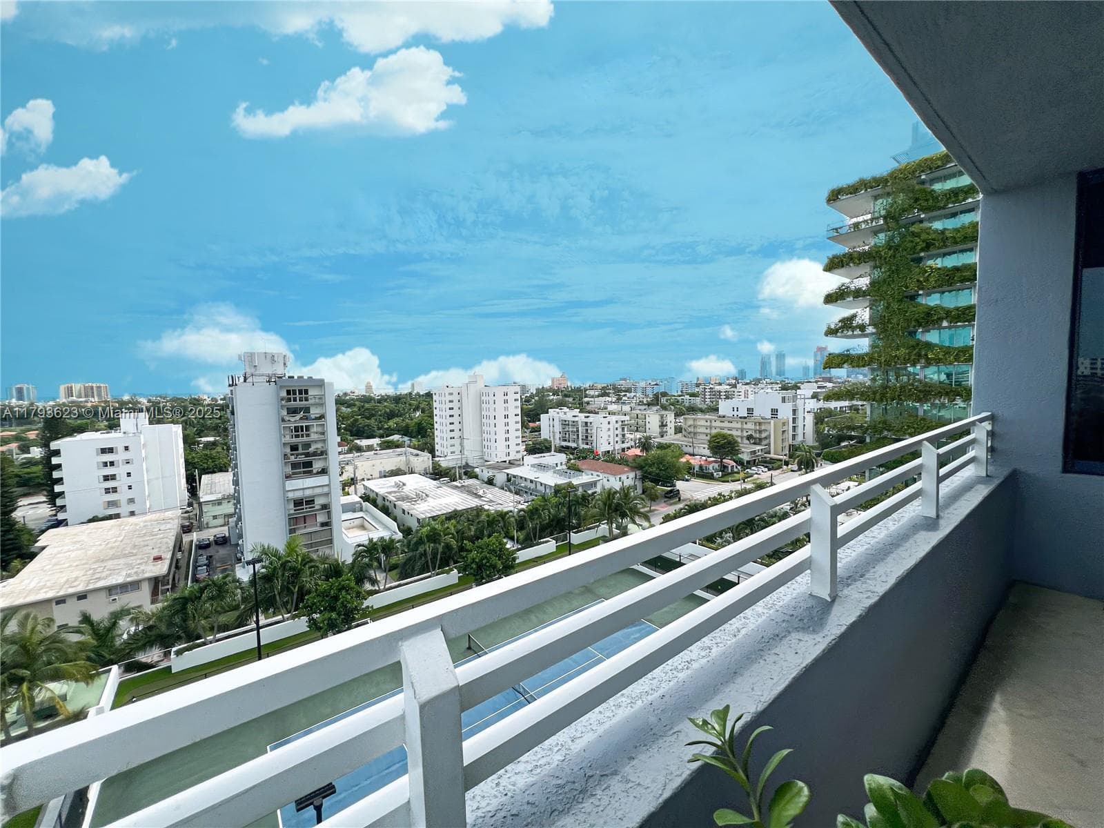 A11793623 — Miami Beach — 3
