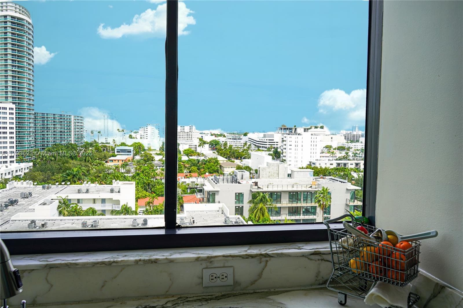 A11793623 — Miami Beach — 11