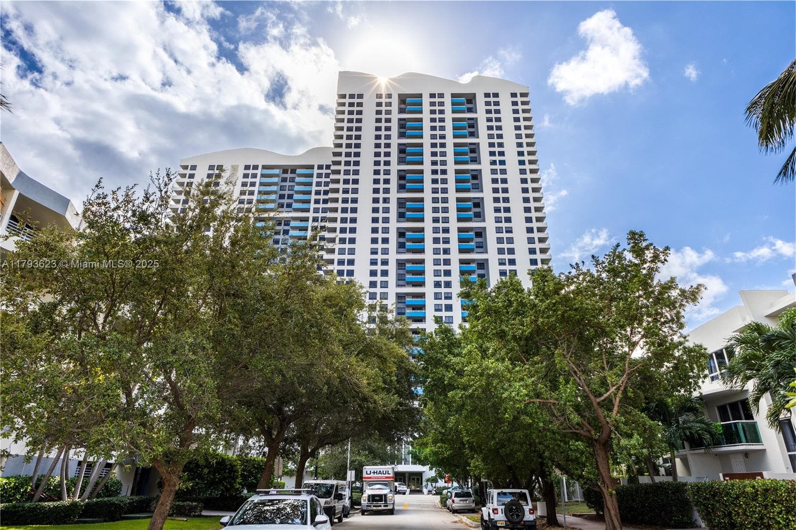 A11793623 — Miami Beach — 35