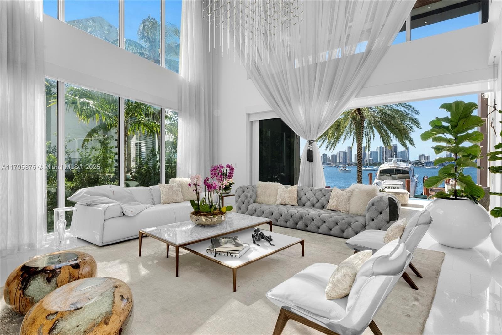 A11795876 — Miami Beach — 23
