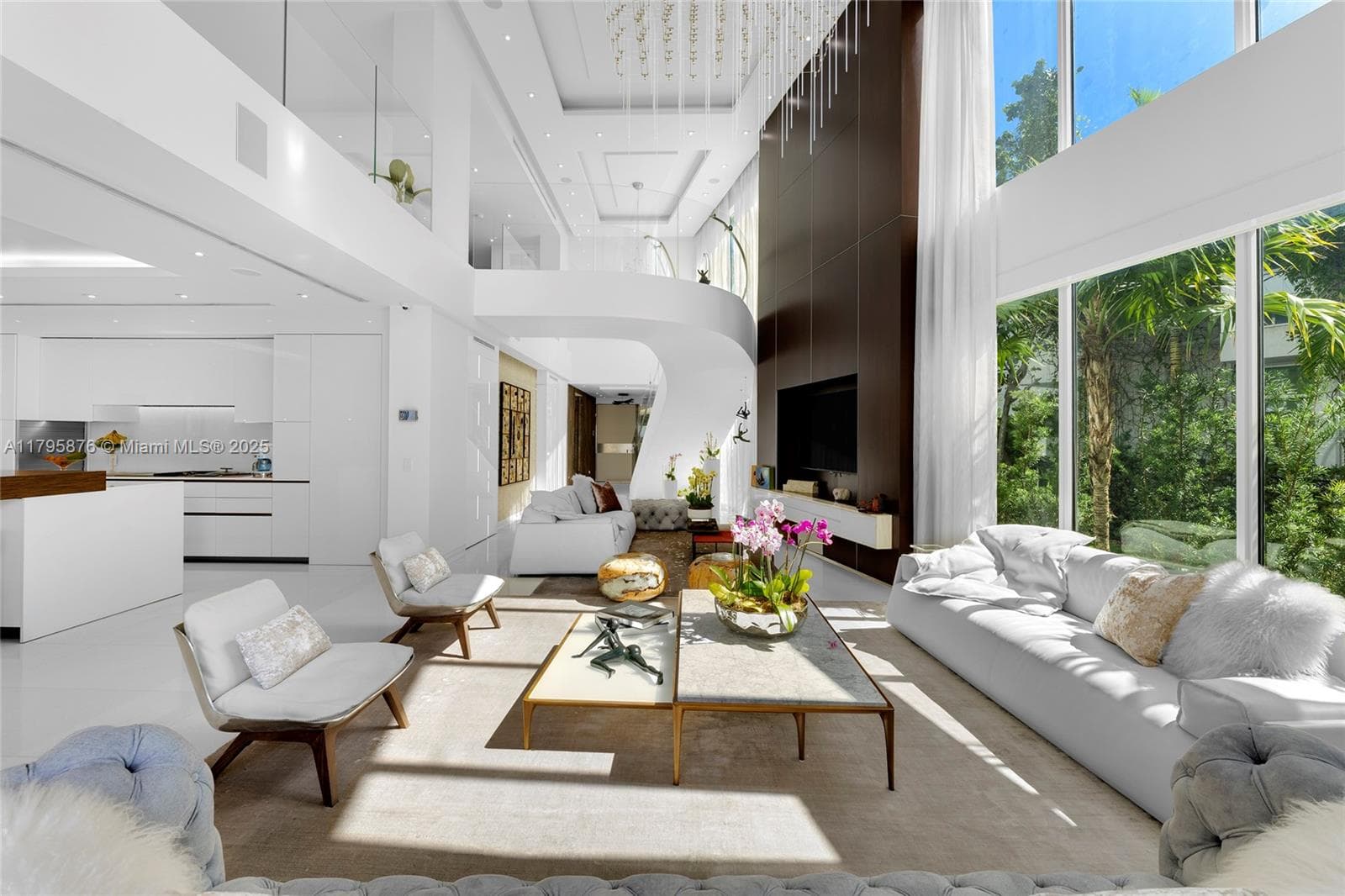 A11795876 — Miami Beach — 27