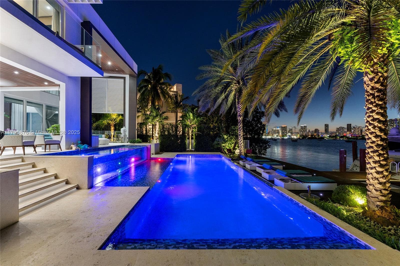 A11795876 — Miami Beach — 2