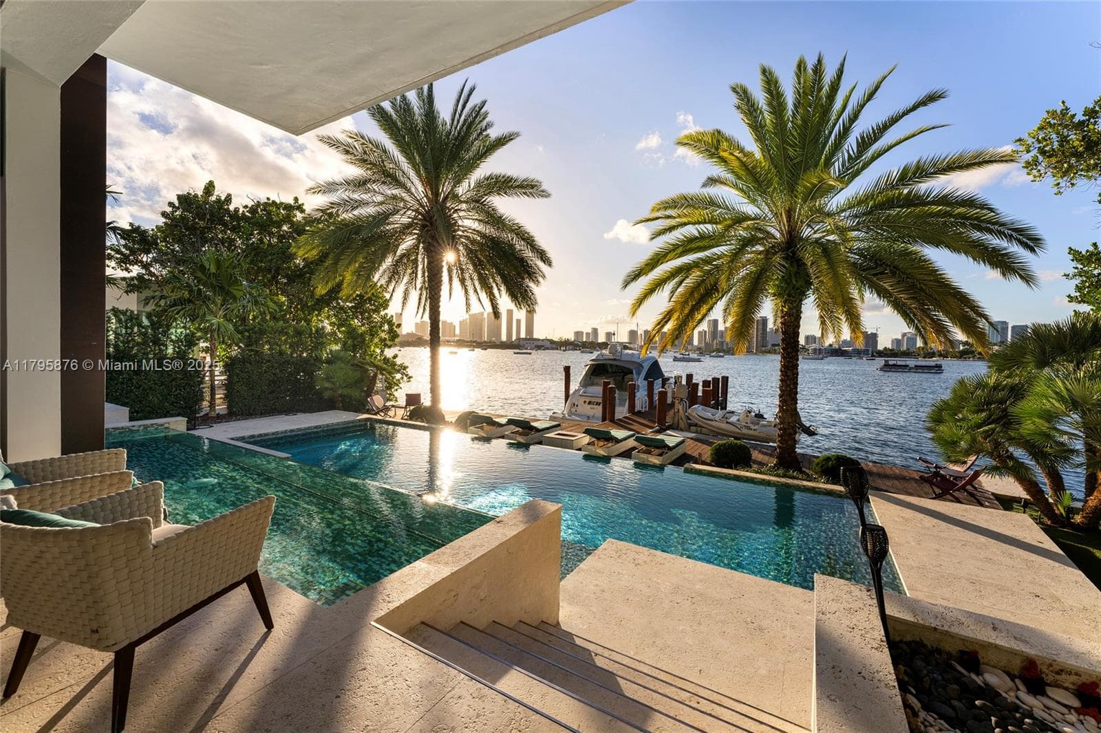 A11795876 — Miami Beach — 53