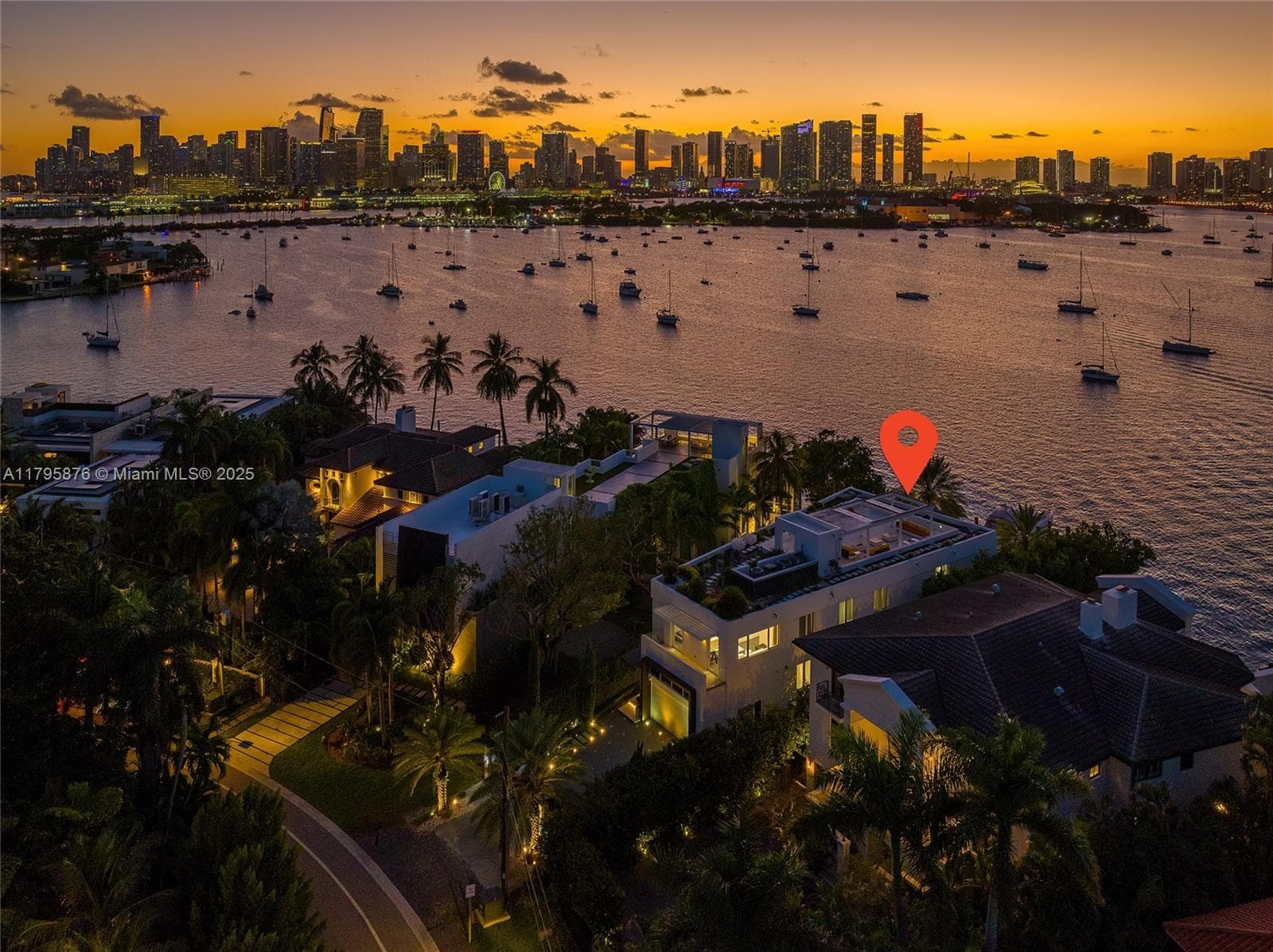 A11795876 — Miami Beach — 87