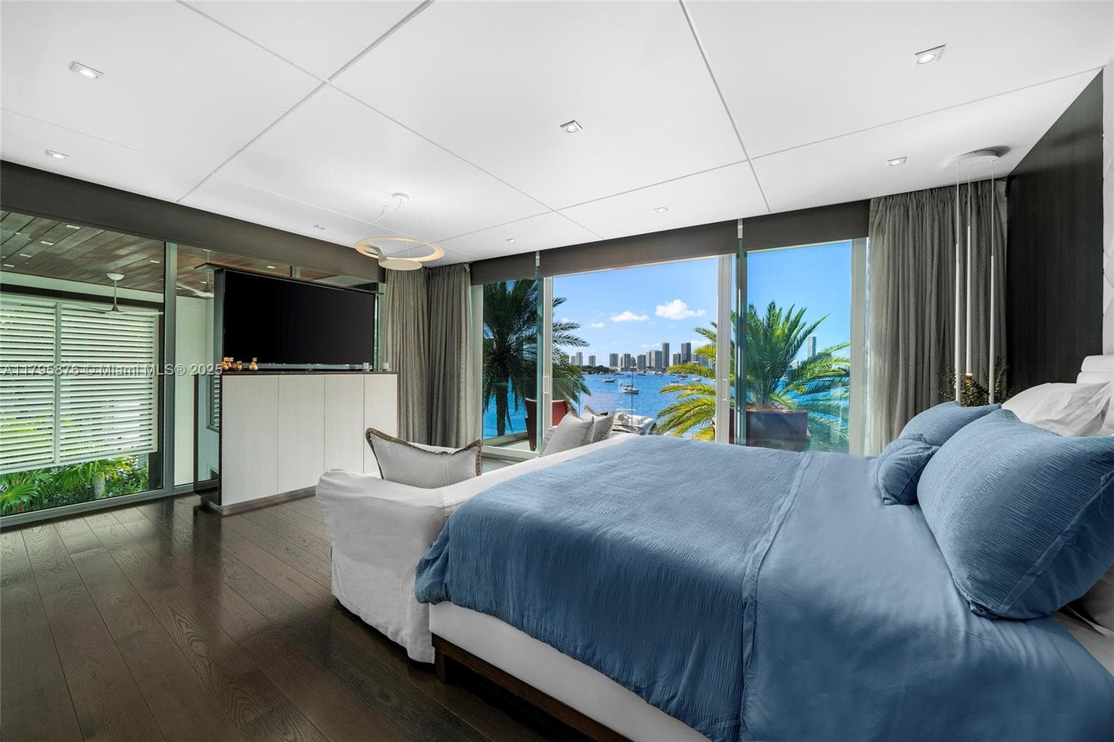 A11795876 — Miami Beach — 38