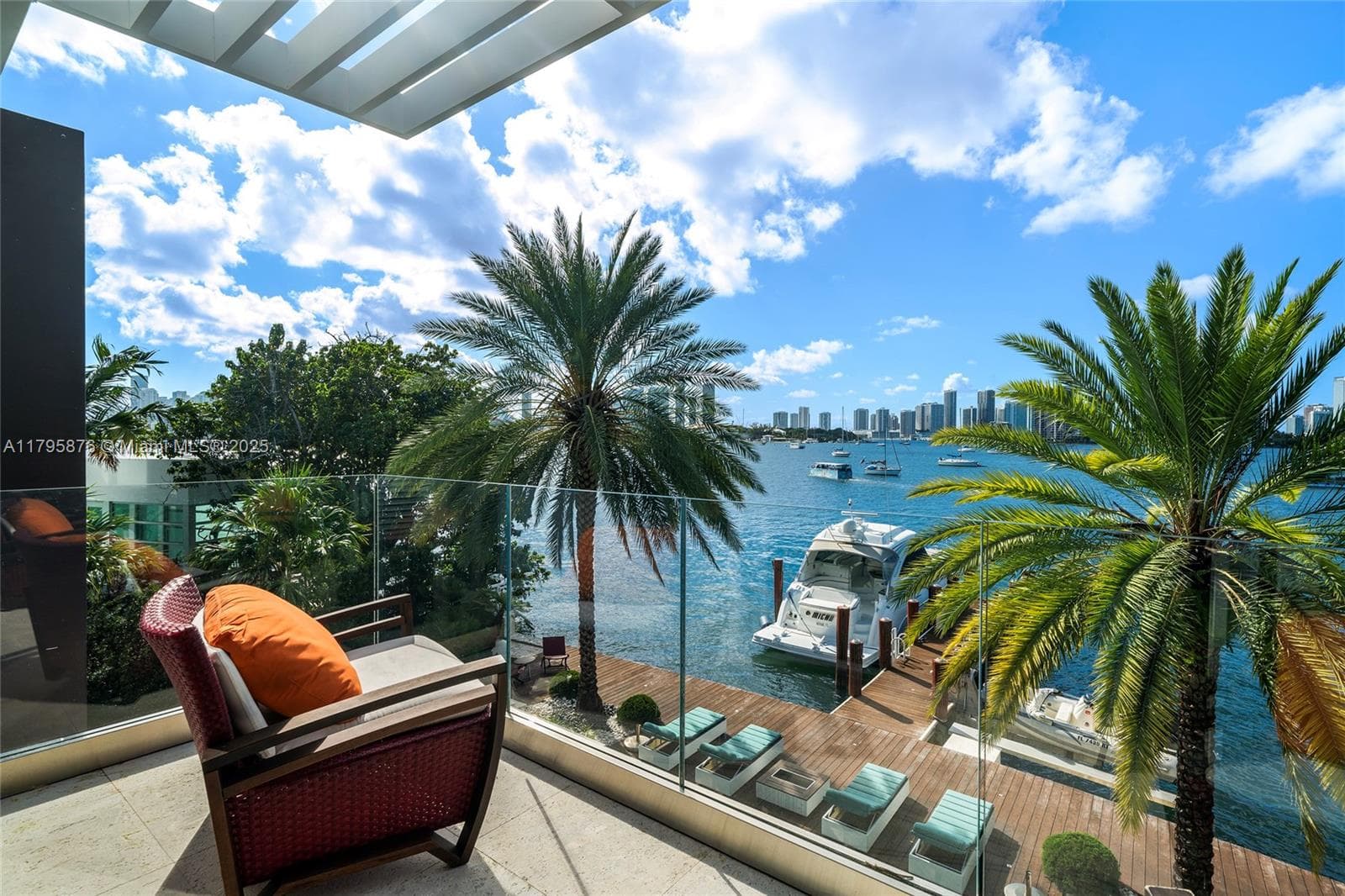A11795876 — Miami Beach — 41