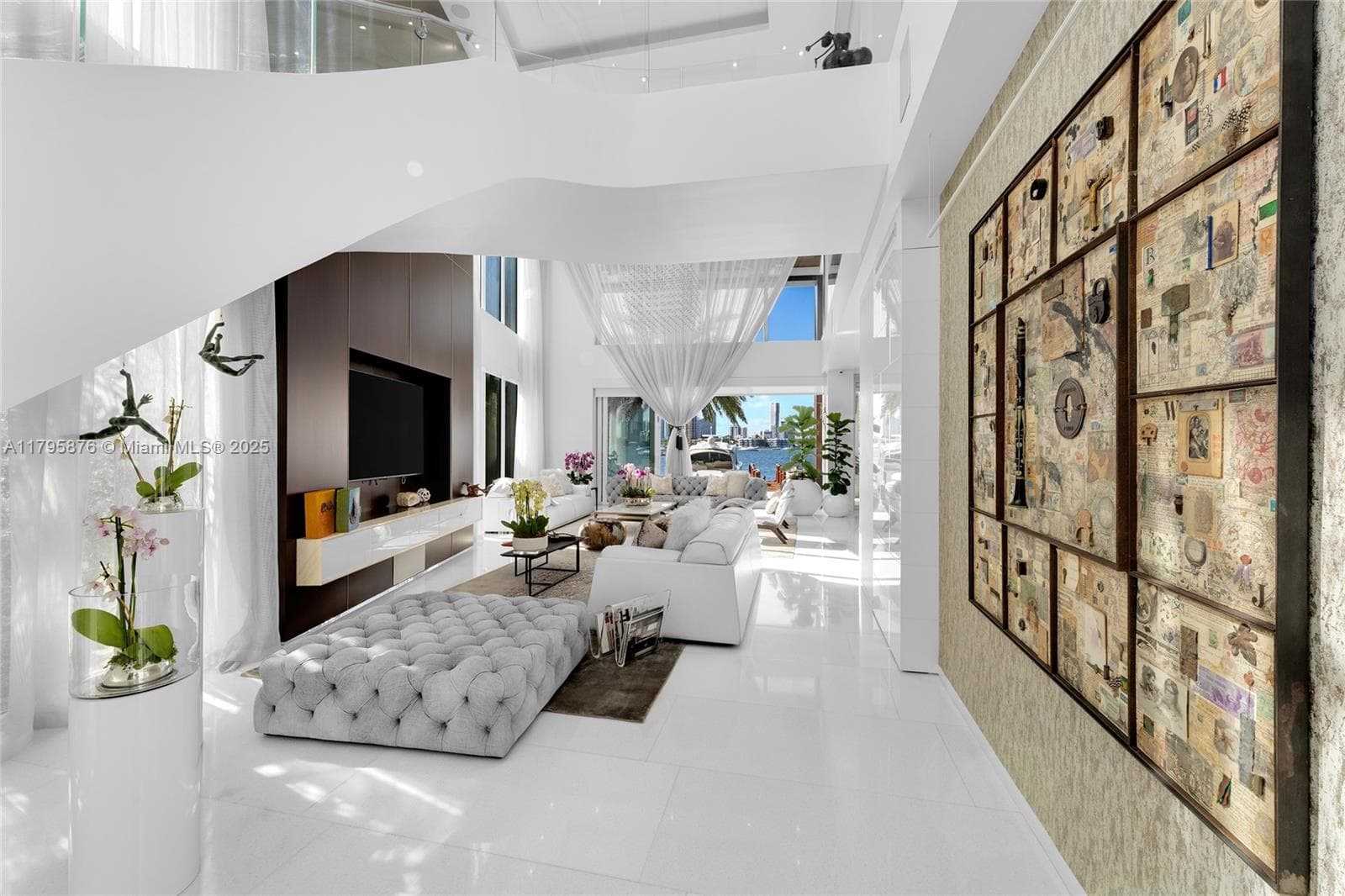 A11795876 — Miami Beach — 18