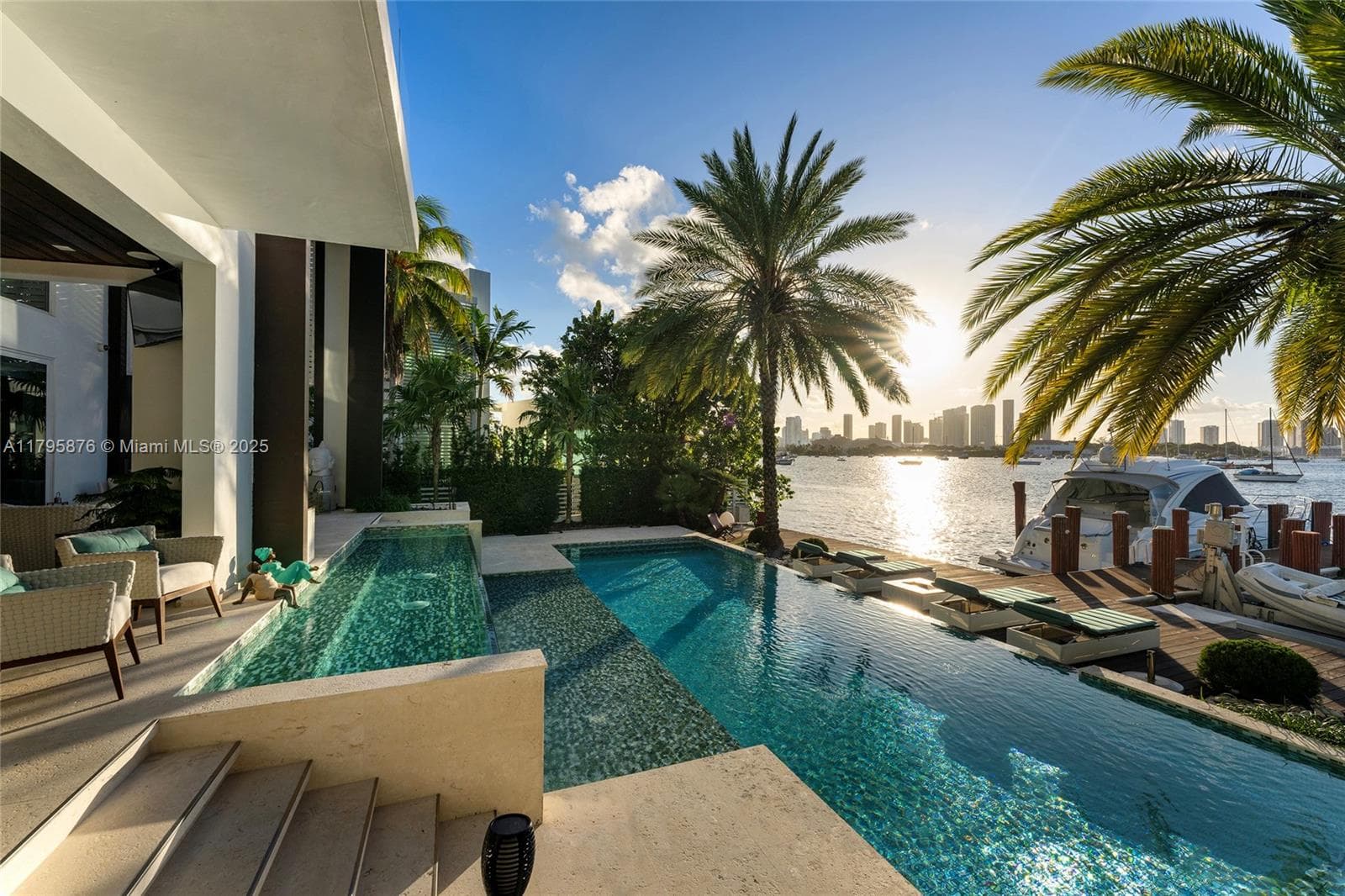 A11795876 — Miami Beach — 54