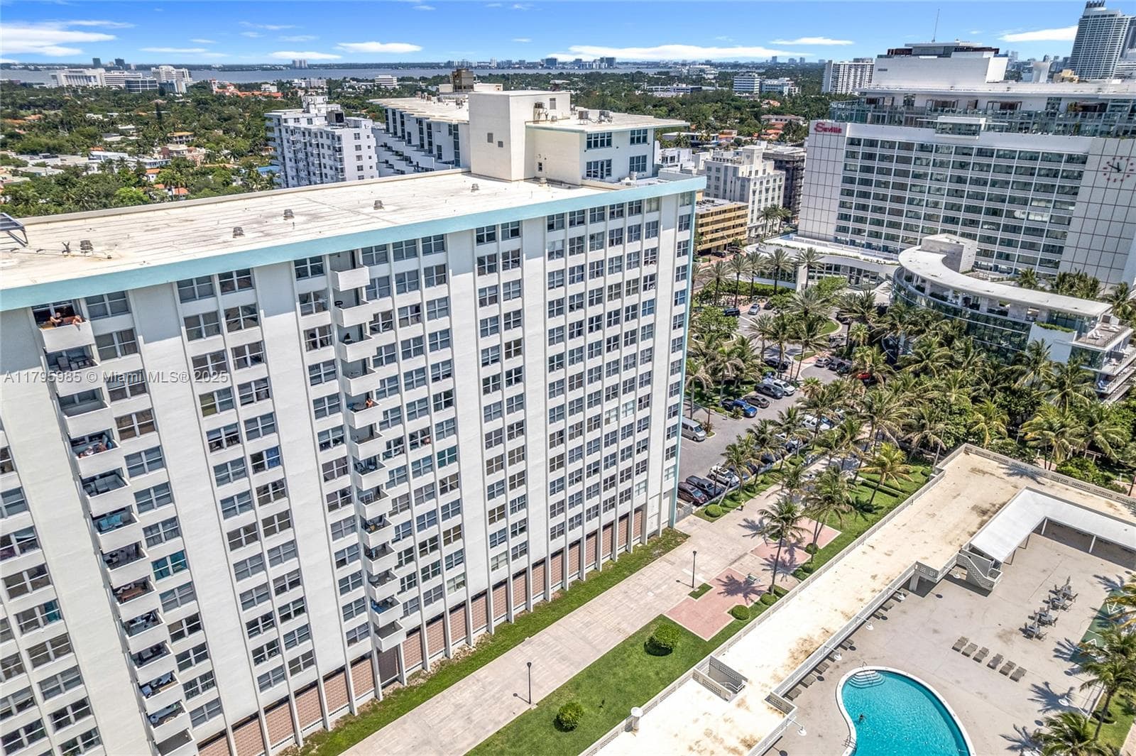 A11795985 — Miami Beach — 32