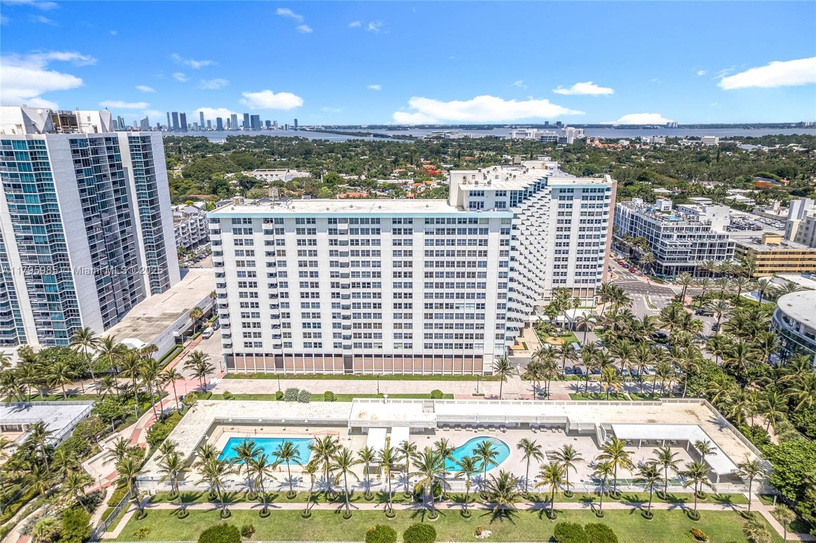 A11795985 — Miami Beach